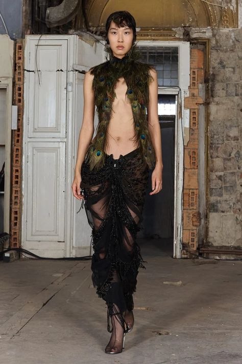 Dilara Findikoglu RTW Spring 2023 [PHOTOS] Dilara Findikoglu, Spring 2023, Fashion Show Collection, Bohemian Clothes, Fashion Week Spring, London Fashion Week, Couture Fashion, Runway Fashion, Fashion Inspo Outfits