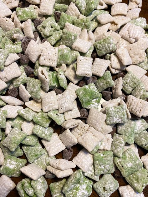 St. Patrick's Day Puppy Chow Recipe and Photos | POPSUGAR Food Easy Puppy Chow Recipe, Chex Snack Mix Recipes, Chex Snack Mix, Puppy Chow Chex Mix Recipe, Puppy Chow Recipe, Chex Mix Puppy Chow, Chow Recipe, Baileys Recipes, Puppy Chow Recipes