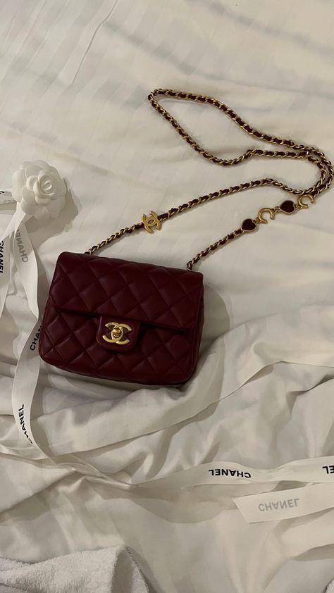 Chanel Classic Flap Mini AW22 in perfect buegundy Chanel Mini Classic Flap, Burgundy Chanel Bag, Chanel Mini Flap Bag Outfit, Mini Chanel Bag, Chanel Mini Bag, Chanel Bag Classic, Chanel Handbags Classic, Chanel Mini Flap Bag, Wishlist 2024