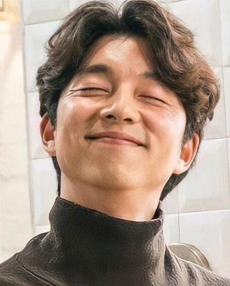 Gong Yoo Smile, Do You Like Messi, Goblin Gong Yoo, Goblin Korean Drama, Song Jae Rim, Yoonmin Fanart, Gong Yoo, Alex Turner, Cute Celebrity Guys