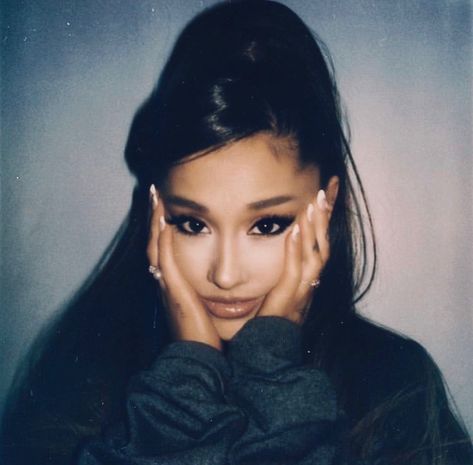 Broken Engagement, Ariana Icons, Thank U Next Era, Ariana Grande Sweetener, Ariana Grande Fans, Ariana Grande Style, Ariana Grande Wallpaper, Ariana Grande Photos, Thank U Next