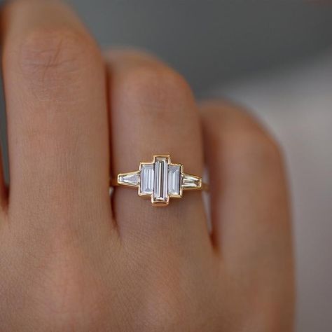 All White Engagement Rings Geometric Diamond Ring, Bijoux Art Deco, Art Deco Diamond Ring, Deco Diamond Ring, Baguette Diamond Ring, Baguette Engagement Ring, July Birthstone Ring, Ring Baguette, Minimalist Engagement Ring