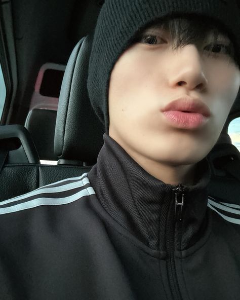 산 (SAN) | Wait | Instagram Jeong Yun-ho, Ateez San, Sans Cute, Cute Asian Guys, Woo Young, Cutest Thing Ever, Kpop Guys, One Team, K Pop Music