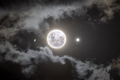 Moon Aesthetic Laptop Wallpaper Hd, Moon Aesthetic 16:9, Moon Wallpaper Desktop Laptop, Astronomy Macbook Wallpaper, Moon Medium Widget, Night Sky Widget, Moon And Stars Wallpaper Laptop, Moon 16:9, Moon Wallpaper Computer