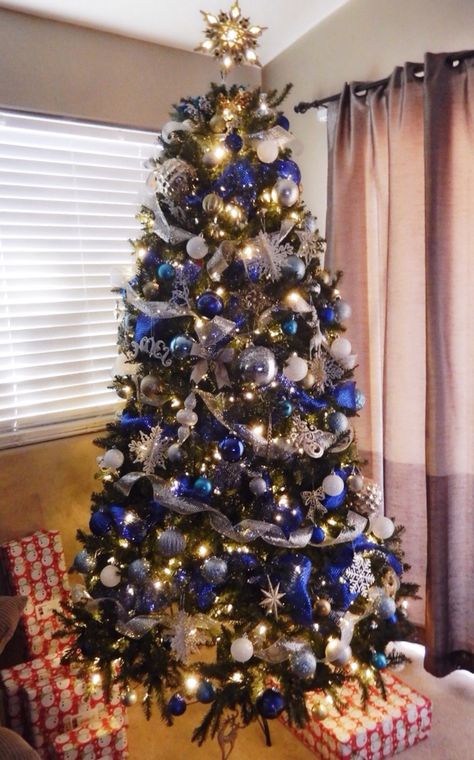 Christmas Tree : Blue, Silver, White and Gold with Mesh Ribbon Silver Christmas Tree Decorations, Blue Christmas Tree Decorations, Gold Christmas Tree Decorations, Blue Christmas Decor, Blue Christmas Tree, Silver Christmas Tree, Gold Christmas Decorations, Black Christmas Trees, Christmas Tree Inspiration