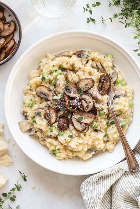 Mushroom and Pea Risotto (without wine) Risotto Without Wine, Mushroom And Pea Risotto, Pea Risotto, Gluten Free Meal Prep, Italian Diet, Riced Veggies, Sautéed Mushrooms, Risotto Recipe, Pea Recipes