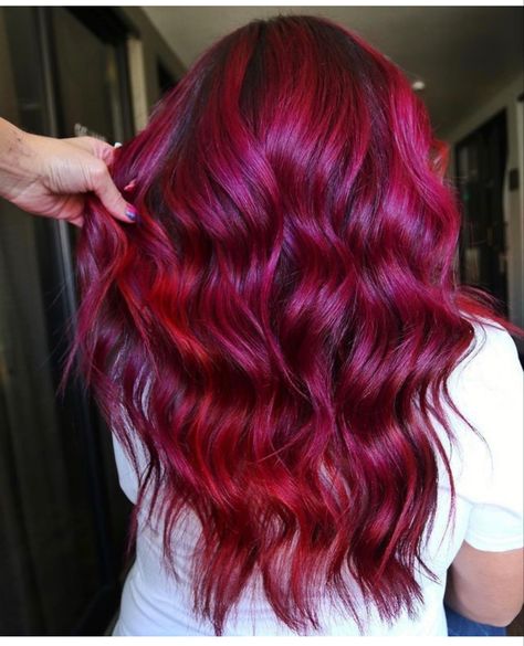 Magenta Red Hair, Raspberry Hair, Magenta Hair Colors, Dark Pink Hair, Red Hair With Highlights, Highlight Hair, Magenta Hair, Red Hair Inspo, Hair Color Options