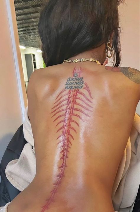 Back Tattoos Spine, Black Girls With Tattoos, Spine Tattoos For Women, Tattoos For Black Skin, Red Ink Tattoos, Dope Tattoos For Women, Pretty Tattoos For Women, Red Tattoos, Stylist Tattoos