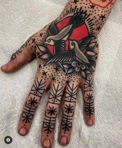 Black And White Traditional, Sailor Jerry Tattoo Flash, Traditional Hand Tattoo, Tattoo Catalog, Traditional Tattoo Old School, Traditional Tattoo Inspiration, Throat Tattoo, Knuckle Tattoos, Hand And Finger Tattoos