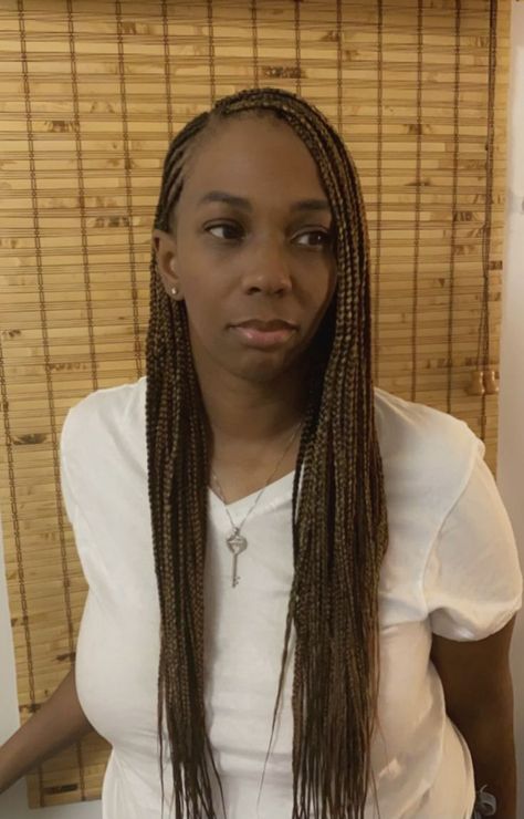 Box Braids w/Cornrows on the side. #boxbraids #cornrowsandboxbraids #njstylist #njbraider Side Part Cornrows Braids, Braids Side Part, Side Cornrows Braids, Corn Braids, Braids Side, Corn Row, Side Cornrows, Beautiful Braids, Cornrows Braids