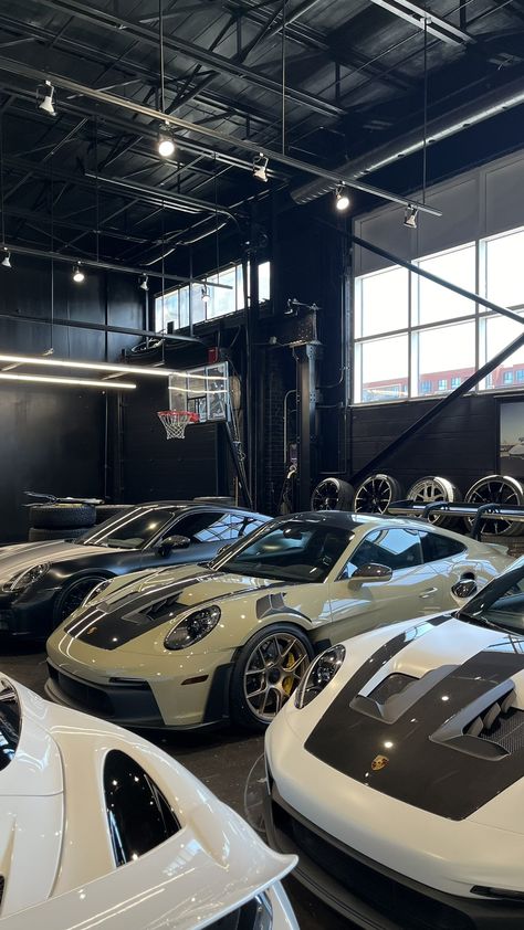 Car Show Aesthetic, Sport Car Aesthetic, Car Collection Garage, Car Show Room, Dream Lifestyle Motivation, Lux Cars, Car Shows, Big Car, Fancy Cars