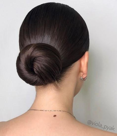 Hair In A Bun, Wedding Hair Up, Greasy Hair, Ponytail Hairstyles Easy, Braided Bun Hairstyles, Trendy Hairstyle, Bun Hairstyle, Greasy Hair Hairstyles, Wedding Hair Inspiration