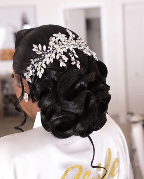 Black Brides Hairstyles, Hair Design For Wedding, Black Bridal Makeup, Bride Hairstyles Updo, Silver Wedding Dress, Natural Hair Wedding, Crystal Bridal Headpiece, Black Wedding Hairstyles, Natural Wedding Hairstyles