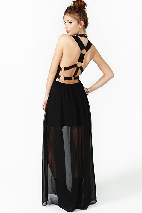 nasty gal. harness maxi dress. #fashion Boho Rocker Chic Style, Boho Rocker Chic, Rocker Chic Style, Boho Rocker, Rocker Girl, Harness Dress, Punk Emo, Rocker Chic