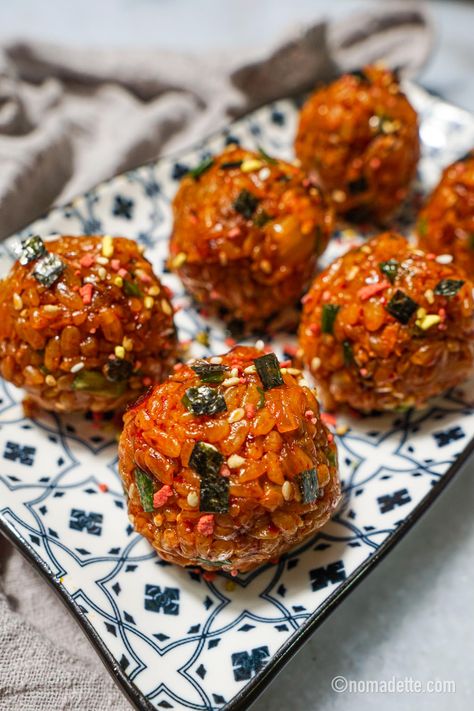 Level up your fried rice game with these adorable, Kimchi Fried Rice Balls or Jumeok Bap! Fried Rice Balls, Chilli Dip, Asian Wings, Singapore Hawker, Kimchi Rice, Wings In The Oven, Citrus Fish, Bbq Wings, Kimchi Fried Rice