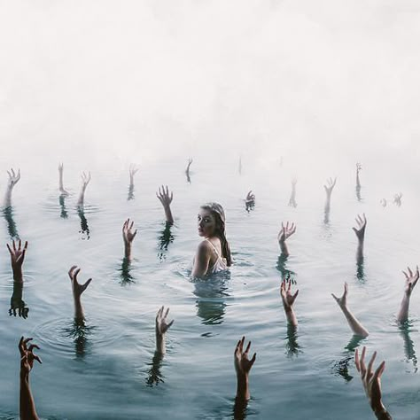 얼굴 그리기, Into The Water, Surrealism Photography, Conceptual Photography, Dark Photography, Creative Portraits, Coven, Photo Reference, Surreal Art