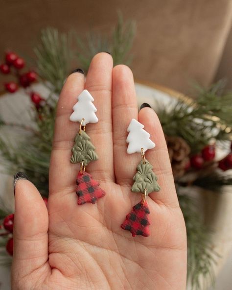 Polymer Clay Items To Sell, Elf Clay Earrings, Pastel Christmas Clay Earrings, Holly Clay Earrings, Poly Clay Christmas Earrings, Clay Ornament Earrings, Christmas Tree Earrings Clay, Clay Earrings Diy Ideas Christmas, Polymer Clay Earrings Disney