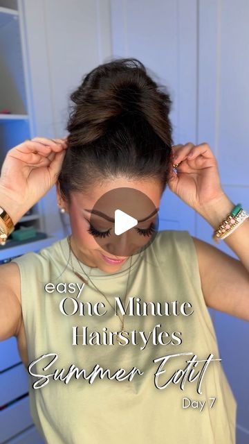 Karla Kazemi on Instagram: "💕Save this easy messy bun tutorial for the perfect summer hair💕 Easy One Minute Summer Hairstyles, Day 7✨  🌟Comment “LINK” and I’ll send links to outfit details, makeup, and hair products used straight to your DM’s!❤️ 🌟Commenta “ENLACE” y te mando links directamente a tu DM’s!❤️  Would you try it?🙈 • • • #easyhairstyles #summerhair #hairstyle #hairtutorial #messybuntutorial #updohairstyle #messybun" One Minute Hairstyles, Easy Messy Bun Tutorial, Messy Hair Tutorial, Kim Hair, Easy Bun Hairstyles For Long Hair, Messy Hair Bun, Easy Messy Bun, Bun Tutorials, Easy Care Hairstyles