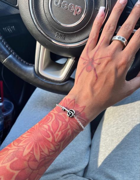 Spider Spiderman, Spiderman Tattoo, Arm Sleeve Tattoos For Women, Small Chest Tattoos, Flower Tattoo Ideas, Hand Tattoos For Girls, Cute Hand Tattoos, Pretty Hand Tattoos, Neck Tattoos Women