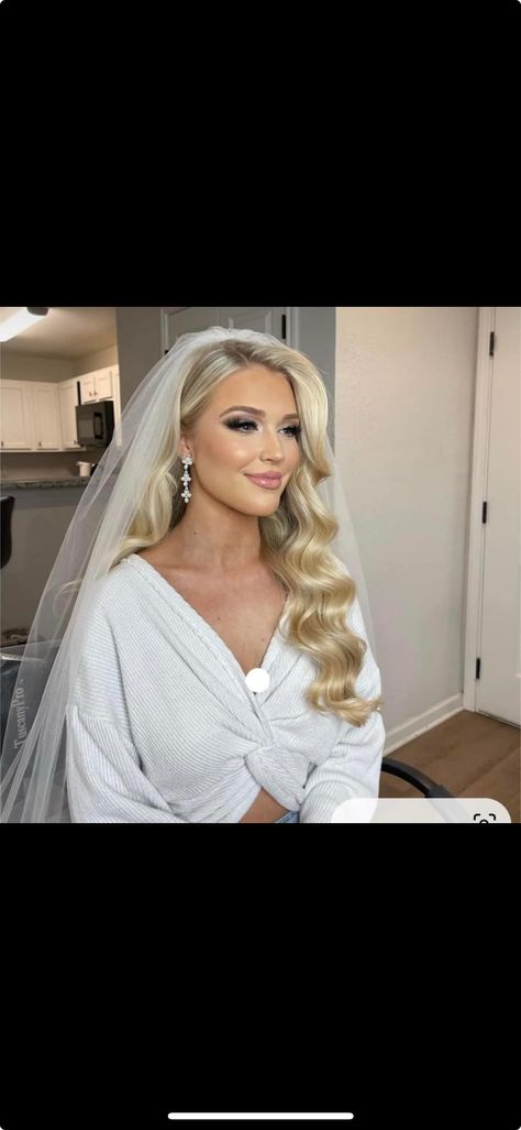 Soft Bridal Waves With Veil, Hollywood Curls Wedding Hair With Veil, Glam Waves With Veil, Wedding Hollywood Waves With Veil, Waves With Veil, Hollywood Waves With Veil, Bridal Waves, Old Hollywood Waves, Hollywood Curls