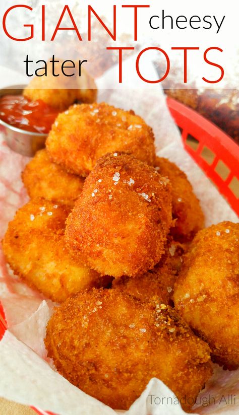 Giant Cheesy Tater Tots are a great way to bring you back to one of your favorite childhood foods! Kid Friendly Appetizers, Cheesy Tater Tots, Tater Tot Recipes, Vegetarian Bake, Bombe Recipe, Tater Tots, Tater Tot, Appetizer Snacks, Good Eats