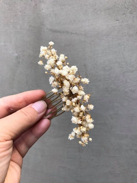 Wedding Flower Comb, Off White Wedding, Hair Wreaths, Flower Comb, Headpiece Hairstyles, Bridal Hair Flowers, Flower Hair Comb, Bridal Comb, Wedding Hair Clips