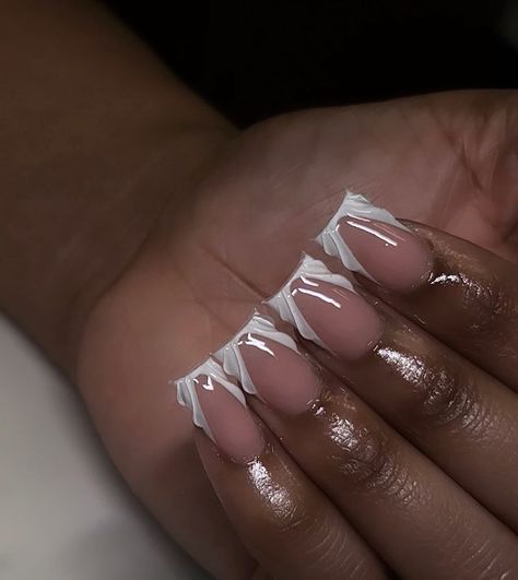 Acyrilics Nails Ideas, Silver Short Nails, Acyrilics Nails, Classy Acrylic, Girly Acrylic Nails, French Tip Acrylic Nails, Dope Nail Designs, Classy Acrylic Nails, Short Square Acrylic Nails