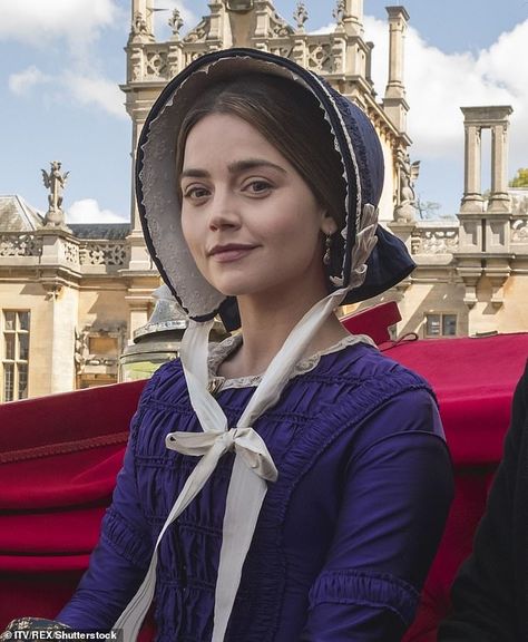 Jenna Coleman Victoria, Queen Victoria Tv Show, Victoria Movie, Victoria Tv Show, Victoria Costume, Victoria 2016, Older Actresses, Victoria Series, Young Queen Victoria