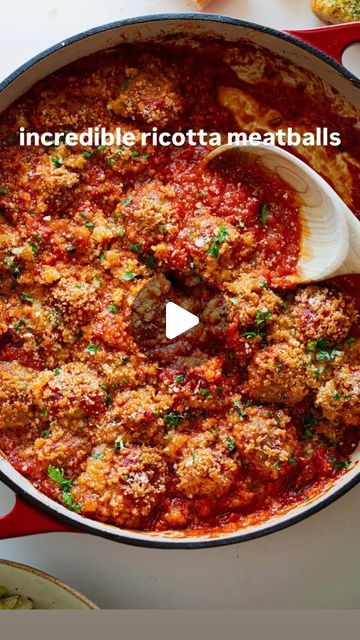 Lindsay Ostrom | New season, new style! Welcome to my kitchen! Let’s make some ricotta meatballs! (AND GARLIC BREAD!) As it turns out, ricotta is a little... | Instagram Chicken And Ricotta, Chicken Ricotta, Lindsay Ostrom, Ricotta Meatballs, Welcome To My Kitchen, Pinch Of Yum, Ground Turkey, Garlic Bread, Italian Seasoning