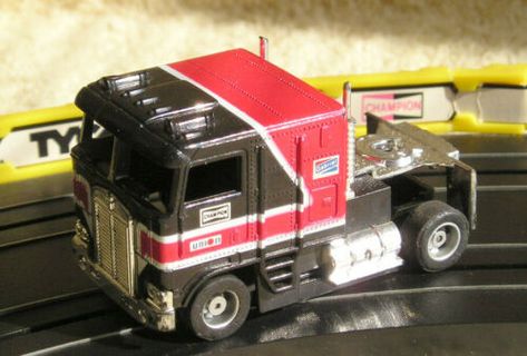 TYCO US 1 KENWORTH SEMI TRUCK SLOT CAR HP 7 CHASSIS Tyco Slot Cars, Afx Slot Cars, Carrera Slot Cars, Slot Car Race Track, Ho Slot Cars, 1960s Toys, Slot Machines, Race Tracks, Slot Car Tracks