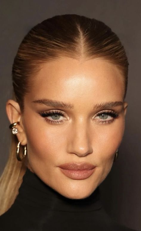 Rosie Huntington Whiteley Makeup, Rosie Huntington Whiteley Hair, Radiate Confidence, Rosie Huntington, Bridal Makeup Looks, Holiday Makeup, Makeup Looks Tutorial, Bride Makeup, Wedding Hair And Makeup