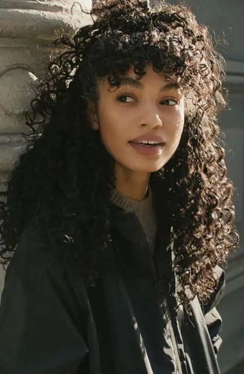 30 Fall Curly Hairstyles Ideas for a Breathtaking Look 70s Curly Hair, Fall Curly Hairstyles, Curly Hair Black Woman, Curly Hairstyles Ideas, Curly Hair Black, Messy Curly Bun, Curly Bun, Curly Pixie Cuts, Curly Pixie