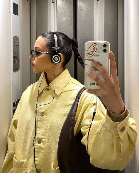 Koss Headphones, Headphone Outfit, Bose Headphones, Instagram Inspo, The Mirror, Fitness Inspo, Passion For Fashion, Fashion Inspo Outfits, Round Sunglasses