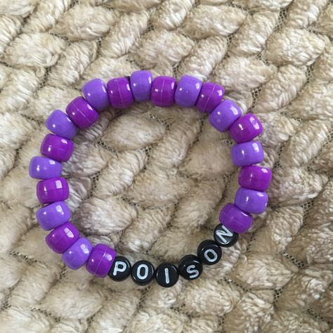 Letter Bracelet Beads Ideas Funny, Weird Bracelets, Brackets Ideas, Letter Bracelet Beads, Kandi Beads, Bracelet Stuff, Kandi Inspo, Diy Kandi Bracelets, Pony Bead Bracelets