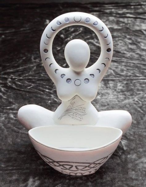 Moon Goddess Statue Offering Bowl | Pagan Wiccan Figurine | Ring Jewelry Dish | Bohemian New Age Hom The Green Man, Pagan Crafts, Offering Bowls, Witchy Crafts, Goddess Statue, Keramik Design, Altar Decorations, Goddess Art, Moon Goddess