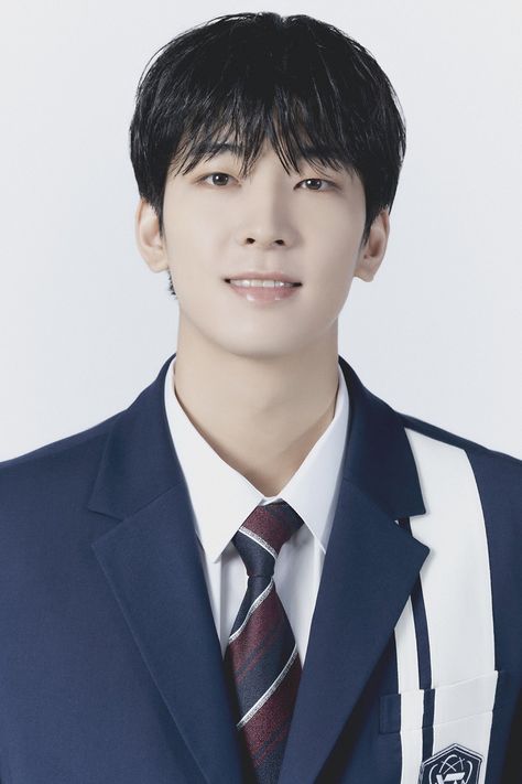 Wonwoo Dream, Dream Photo, School Id, Won Woo, Jeon Wonwoo, Seventeen Going Seventeen, Yearbook Photos, Kids Mood, Id Photo