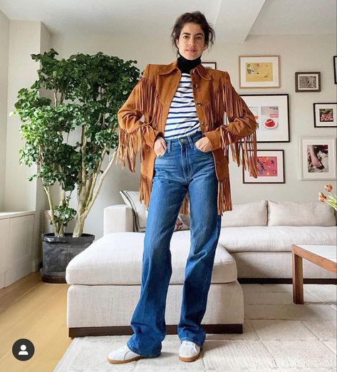 Suede Fringe Jacket Outfit, Fringe Jacket Outfit, Cereal Aisle, Leandra Medine Style, Suede Jacket Outfit, What Do I Wear, Collarless Coat, Cold Fashion, Second Hand Fashion