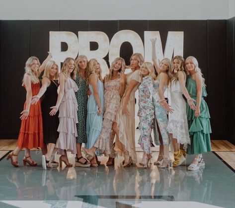 School Formal Decorations, Mormon Prom Dresses, Formal Decorations, Mormon Prom, School Dance Pictures, Prom 2k22, Dance Asks, Formal Pics, Homecoming Pics