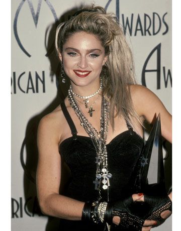 Madonna at the American Music Awards in 1985   - HarpersBAZAAR.com 80s Madonna Fashion, Madonna Birthday, Madonna Outfits, Madonna Costume, Madonna Dress, 80s Madonna, 80s Hairstyles, Madonna Fashion, Look 80s