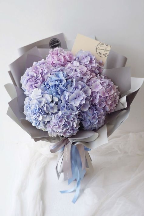 Flower Boquet, Birthday Flowers Bouquet, Luxury Flower Bouquets, Hydrangea Bouquet, Dresses Ladies, Boquette Flowers, Gift Bouquet, Flowers Bouquet Gift, Flower Therapy