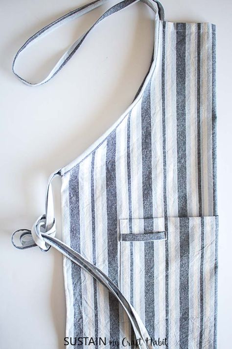 Apron For Men Pattern, Linen Apron Pattern Free, Apron With Pockets Pattern Free, Simple Apron Pattern Free, Simple Apron Pattern, Aprons Diy Patterns, Apron Free Pattern, Apron Shirt, Easy Apron Pattern