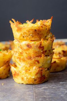 Twice Baked Hashbrown Cups, Hashbrown Quiche Cups, Hashbrown Casserole Cups, Hashbrown Cups Muffin Tins, Hashbrown Muffin Cups, Hashbrown Appetizer, Hashbrown Breakfast Cups, Breakfast Ideas With Potatoes, Hashbrown Egg Cups