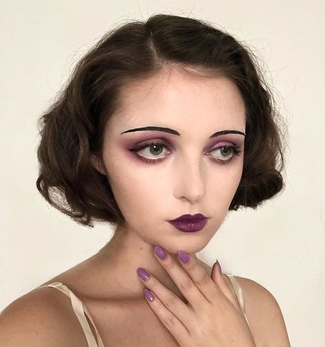 @by.sulli on Instagram: “here’s me pretending to be a 1920s starlet 💃🏻 also swipe for some of my inspo pics (Clara Bow and Loretta Young)! - products used:…” 1920s Eyeliner, 1920s Purple Makeup, 1920s Makeup Hooded Eyes, Easy 1920s Makeup, 20s Style Makeup, 1920s Starlet, 1930s Starlet, 20s Inspired Makeup, 20's Makeup