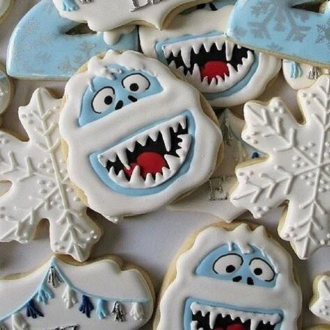 Amazing Bumble the Abominable Snow Monster cookies by Chef Amy. #Bumble #Rudolph #holidaybaking #seasonsgreetings #snowmonster Yeti Cookies Decorated, Monster Decorated Cookies, Monster Cookies Decorated, Yeti Cookies, Cute Sugar Cookies Designs, Reindeer Cookies Decorated, Bumble Rudolph, Bumble The Abominable Snowman, Christmas Shells