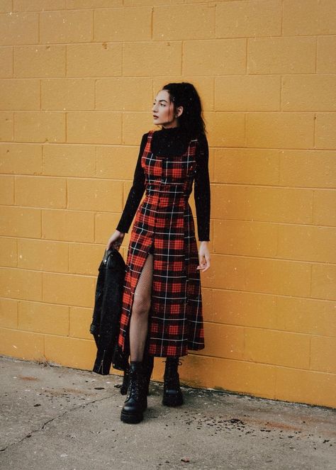 Dr Martens Style, Martens Style, Look Grunge, Tokyo Street Fashion, Street Style Edgy, Hipster Outfits, Fashion Blogger Style, Grunge Look, Tumblr Outfits