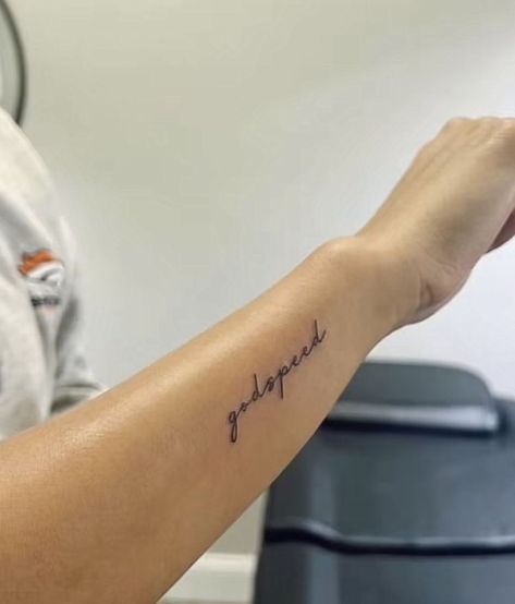 Tattoos Cursive, Arm Writing Tattoo, Tattoos Writing, Forearm Word Tattoo, Handwriting Tattoos, Side Wrist Tattoos, Ear Tattoo Ideas, Cursive Tattoos, Pretty Hand Tattoos