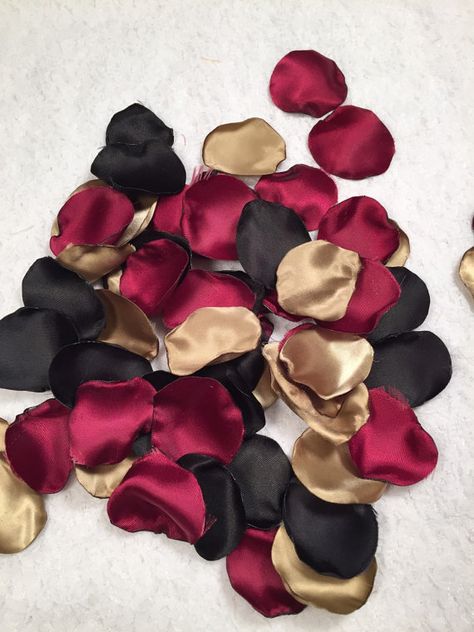 Black Rose Petals/Gothic Wedding by GardenRoseWeddings on Etsy Black Rose Petals, Black Champagne Wedding, Wedding Colors Black, Wedding Ideas Elegant, Wine Colored Wedding, Gold And Burgundy Wedding, Black Tie Wedding Invitations, Dark Wedding Theme, Best Wedding Colors