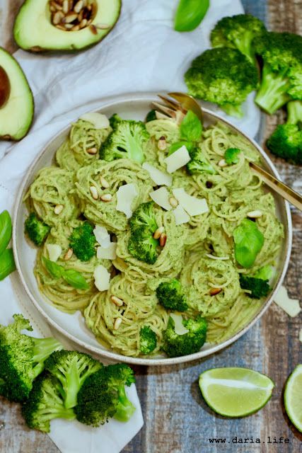 Broccoli Avocado Pasta, Broccoli Pasta Sauce, Avocado Spaghetti, Avocado Recipes Pasta, Avocado Sauce Pasta, Avocado Salads, Spaghetti Ingredients, Delicious Broccoli, Vegan Potluck