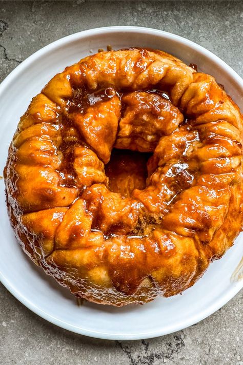 Overnight Monkey Bread with Butterscotch Pudding Monkey Bread With Pudding Recipe, Monkey Bread With Pudding, Monkey Bread With Butterscotch Pudding, Orange Monkey Bread, Overnight Monkey Bread, Monkey Bread Recipe Easy, Rhodes Dinner Rolls, Easy Monkey Bread, Frozen Dinner Rolls