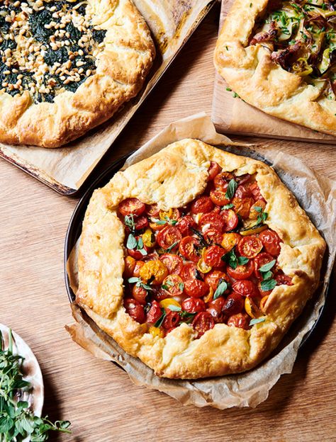 Savoury Galette, Galette Recipe Savory, Sour Cream Pastry, Veggie Tart, Spring Dishes, Galette Recipe, Savory Tart, Vegetable Seasoning, Tart Recipes